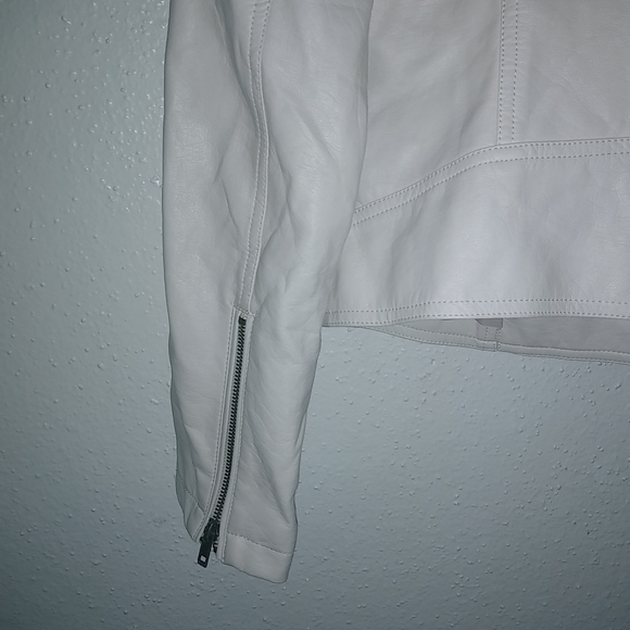 Cupcakes & Cashmere M Soft Leather Zip Front Jacket in Lightest Beige - Picture 3 of 13